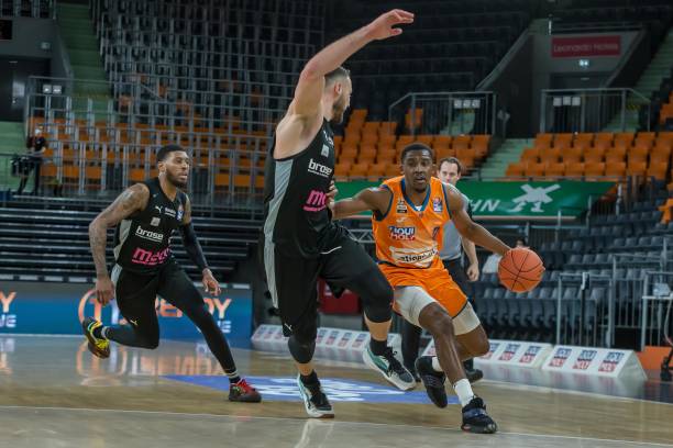 迷都翘首以 迷都翘首以