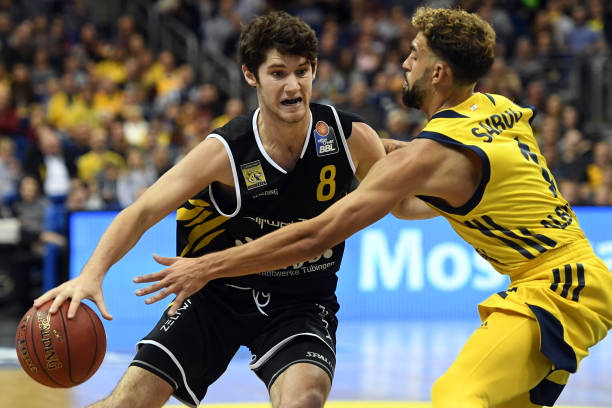 完善青训梯 完善青训梯